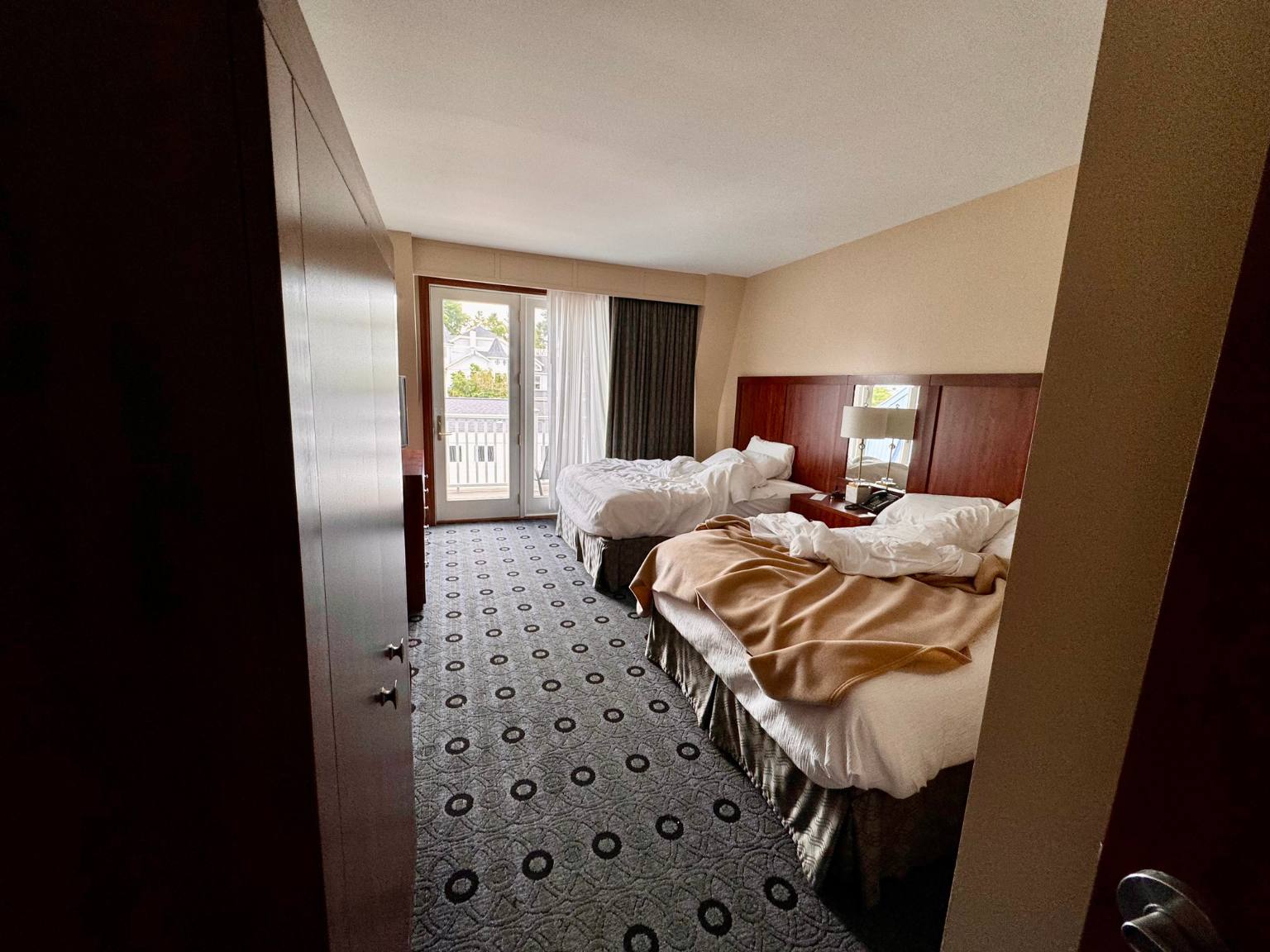 guest room with queen beds